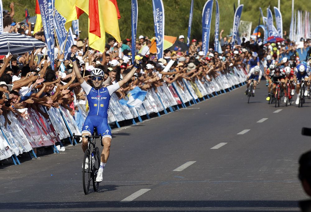 Max Richeze wins the final stage at the Vuelta a San Juan