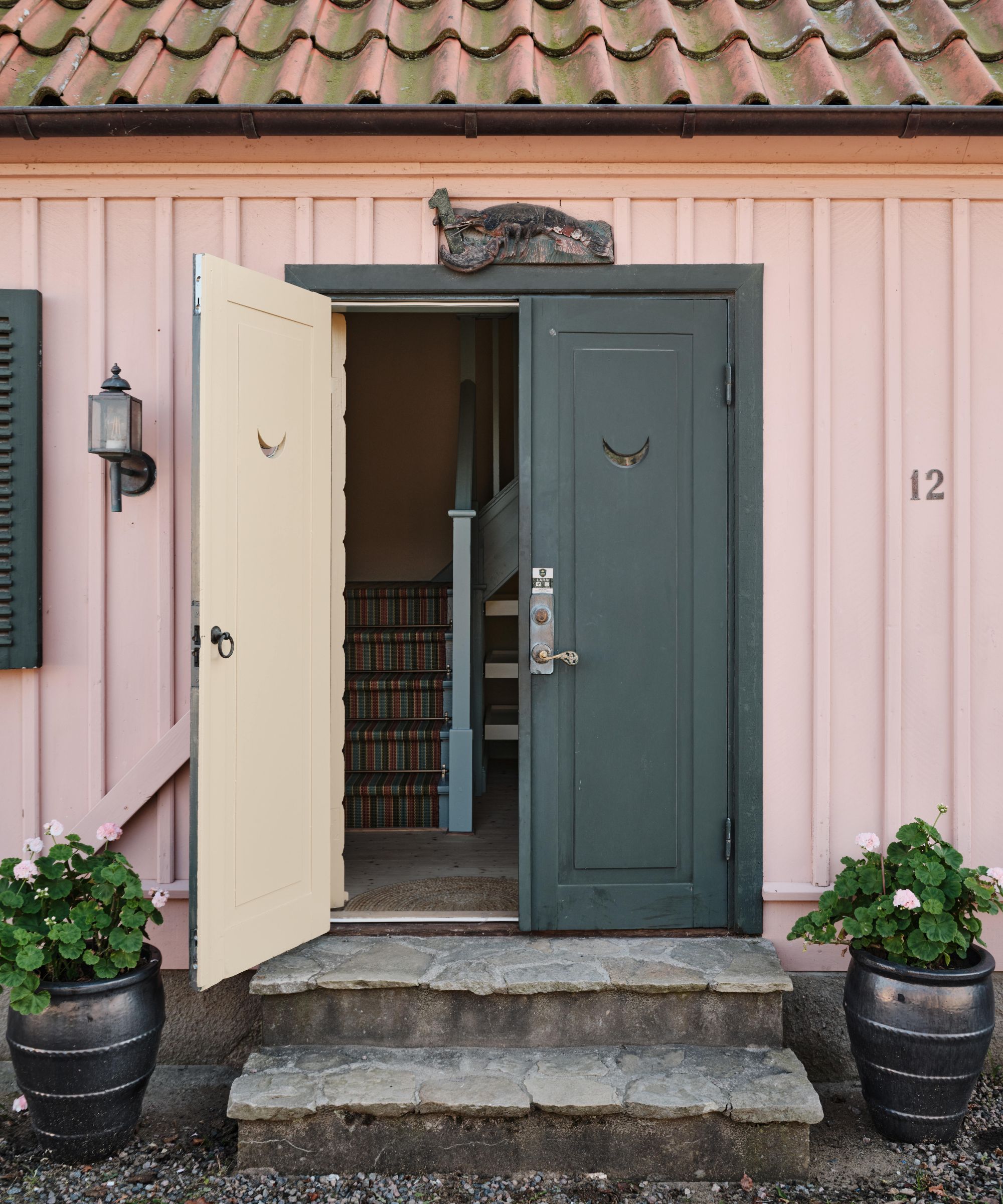 a cozy calm swedish cottage by Studio Ramson