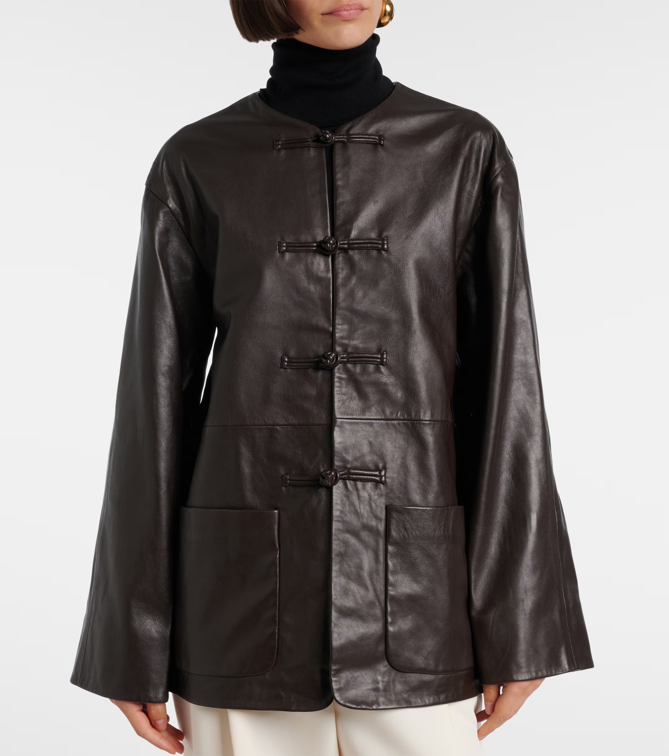 R&amp;oacute;he, Marie leather jacket
