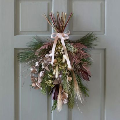 23 Christmas wreath ideas to add a festive flourish | Ideal Home