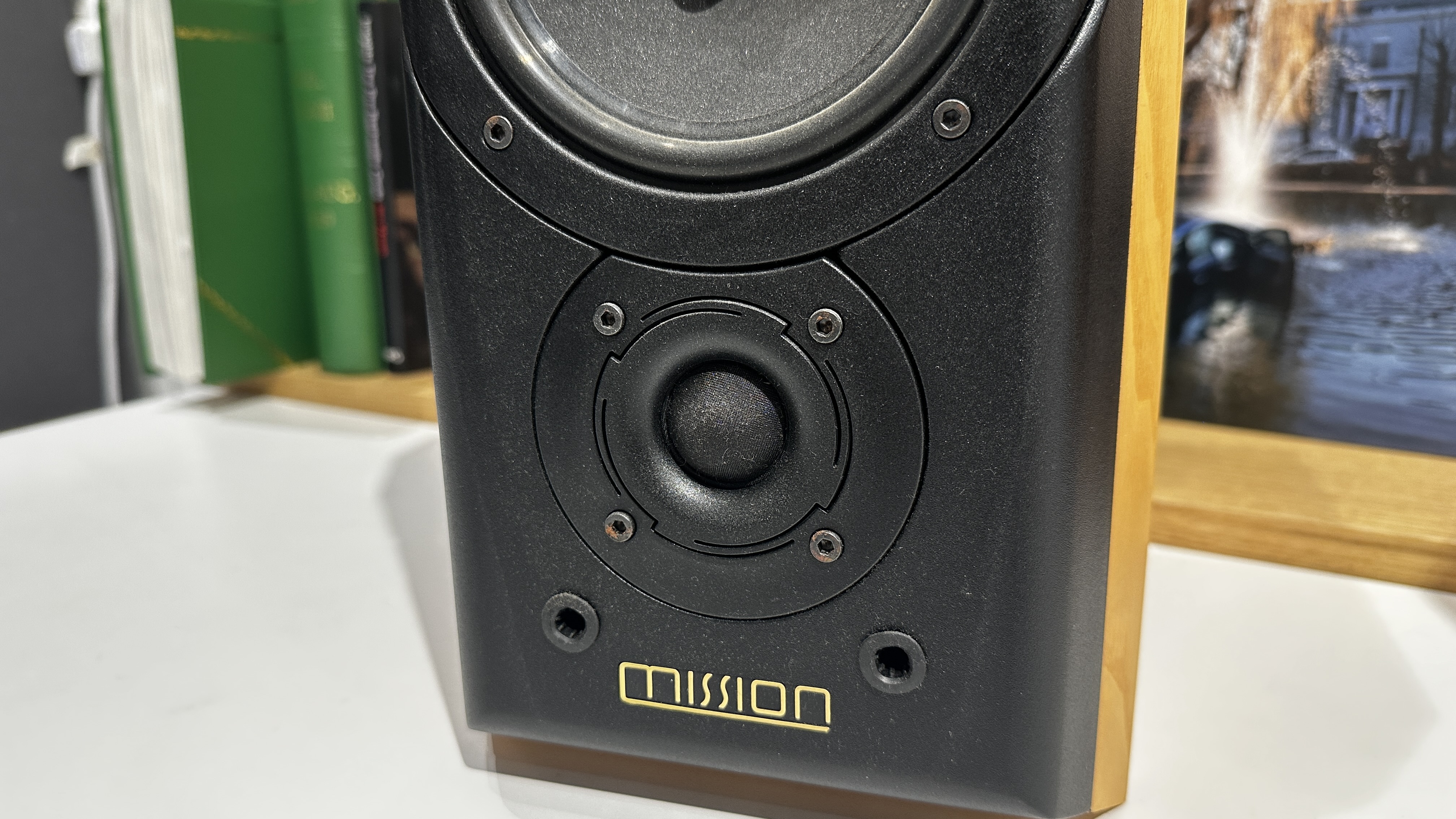 Mission 771e on a white desk