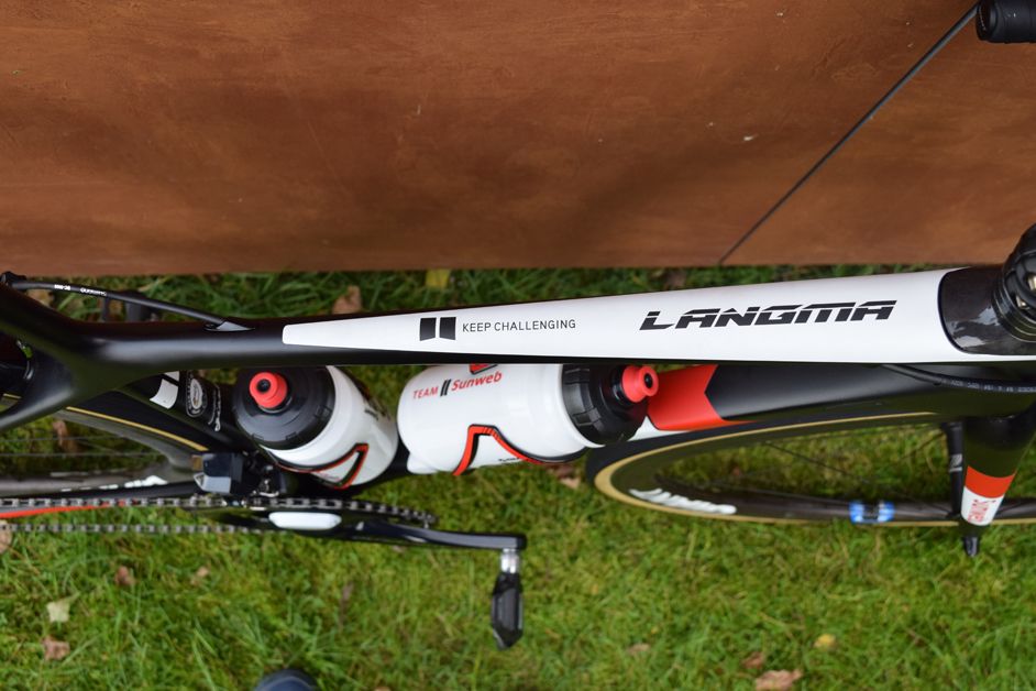 Key design details run consistent between the men's and women's machines