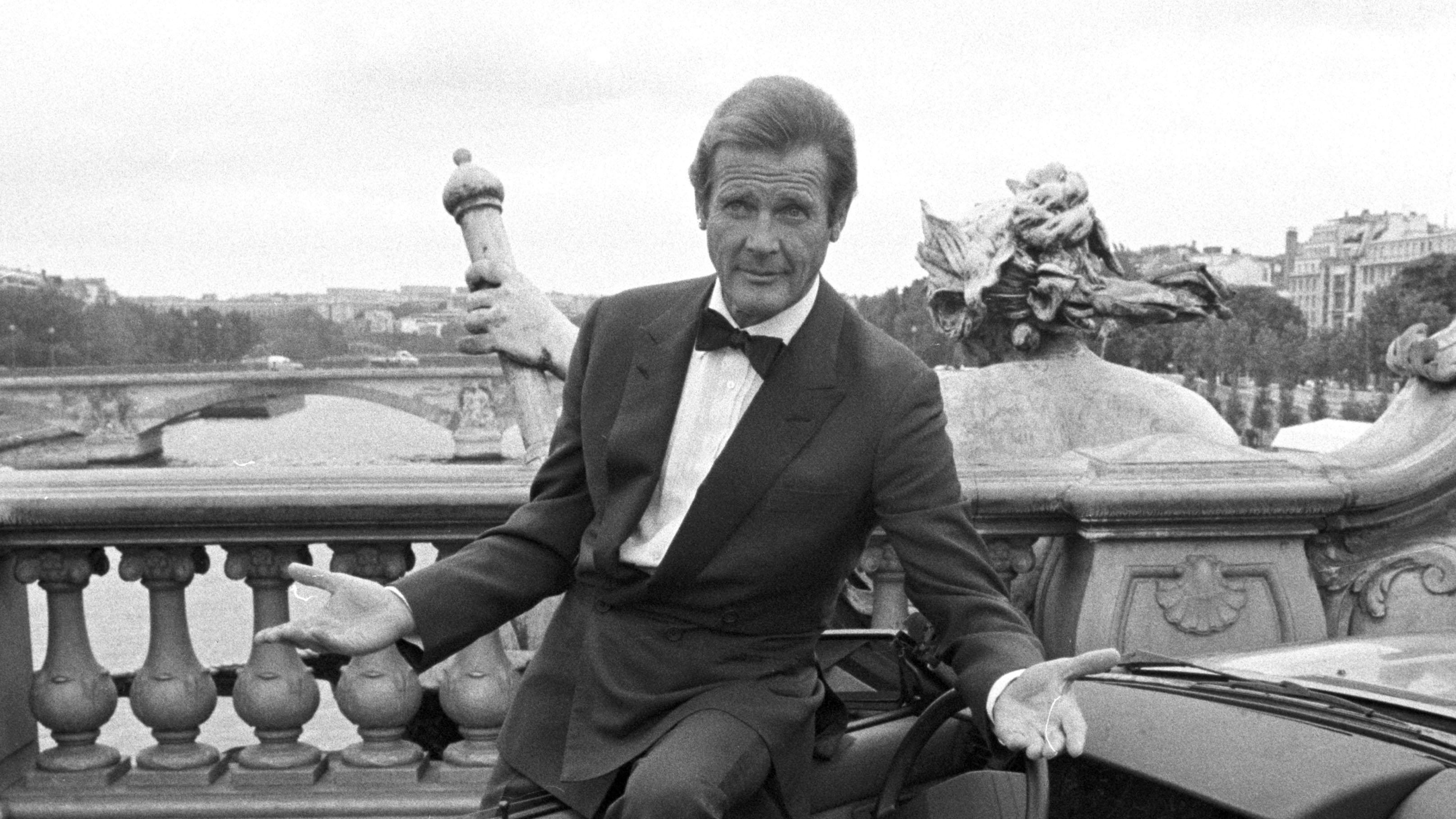 Roger Moore 