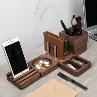 Keep your workspace free of clutter with this beautiful desk tidy set