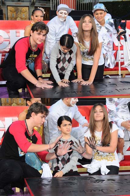 Prince Jackson, Blanket Jackson, Paris Jackson, Michael Jackson, Michael Jackson children, Michael Jackson tribute, Michael Jackson Blanket, Paris, Prince, Michael Jackson handprint, Justin Beiber, Justin Beiber Michael Jackson tribute, Jackson family