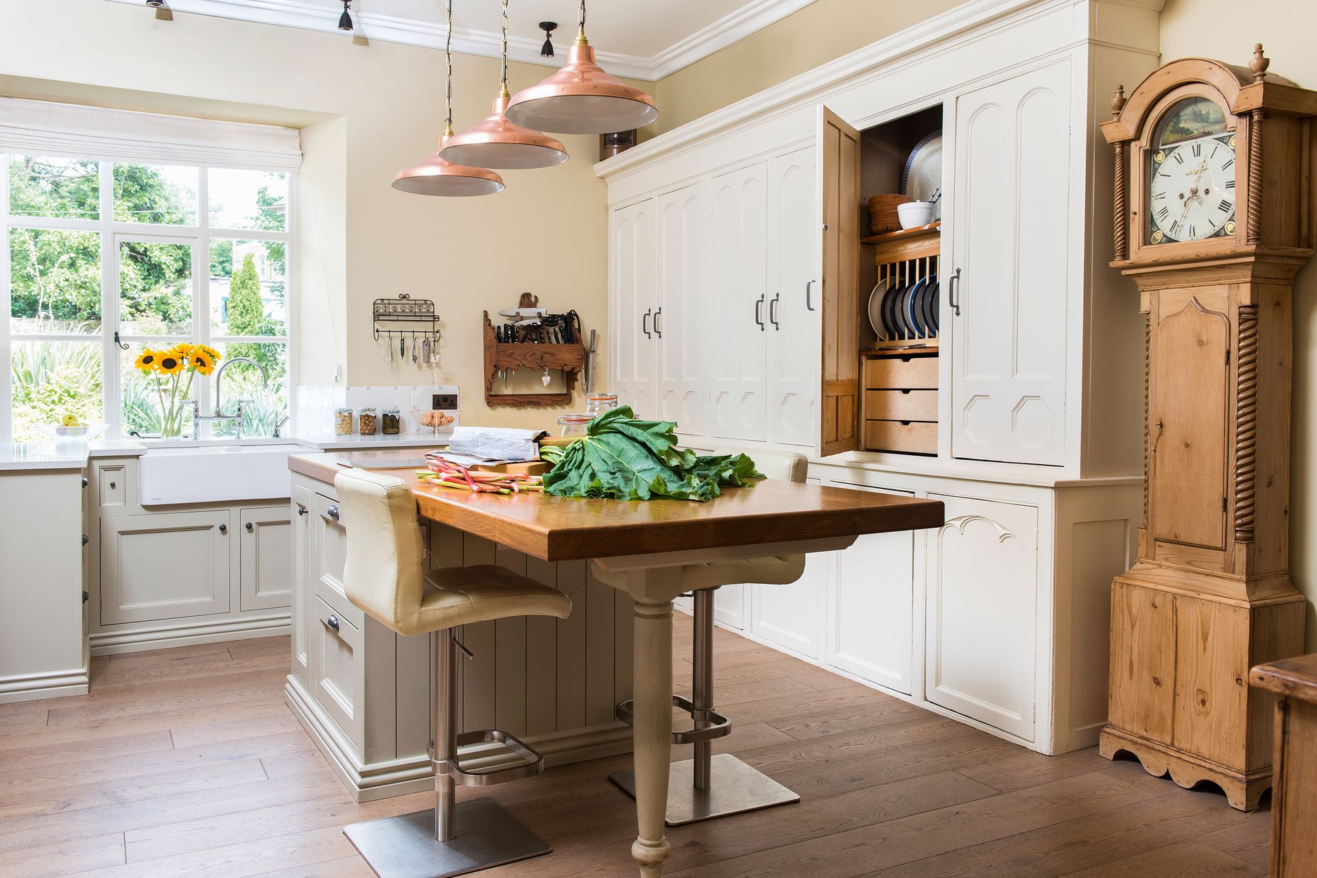 Freestanding kitchens: 17 flexible ways to create a rustic look | Real