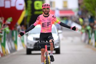 Simon Carr claims stage victory on the 2024 Tour of the Alps