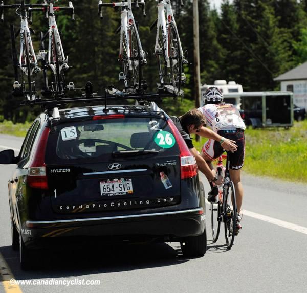 Bobby Sweeting (Kenda/ 5-hour Energy Pro Cycling p/b Geargrinder) gets some mechanical assistance