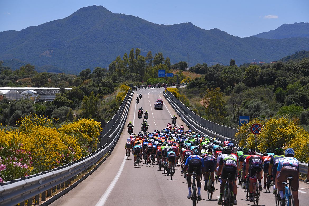 The winds picked up as the Giro's third stage wore on.