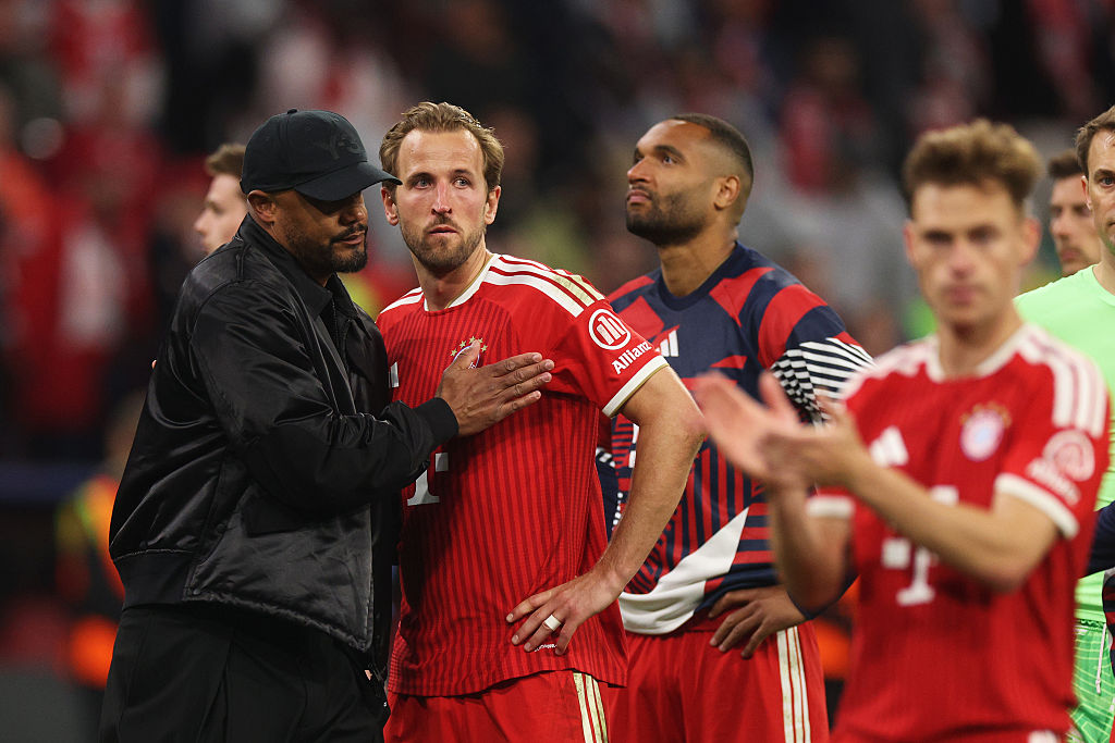 MUNICH, GERMANY - MAY 06: Harry Kane of FC Bayern Munich looks dejected as he is consoled by Vincent Kompany, Head Coach of FC Bayern Munich, after their side were knocked out of the UEFA Champions League following the UEFA Champions League 2025/26 Semi Final Second Leg match between FC Bayern M&amp;uuml;nchen and Paris Saint-Germain at Football Arena Munich on May 06, 2026 in Munich, Germany. (Photo by Adam Pretty/Getty Images)
