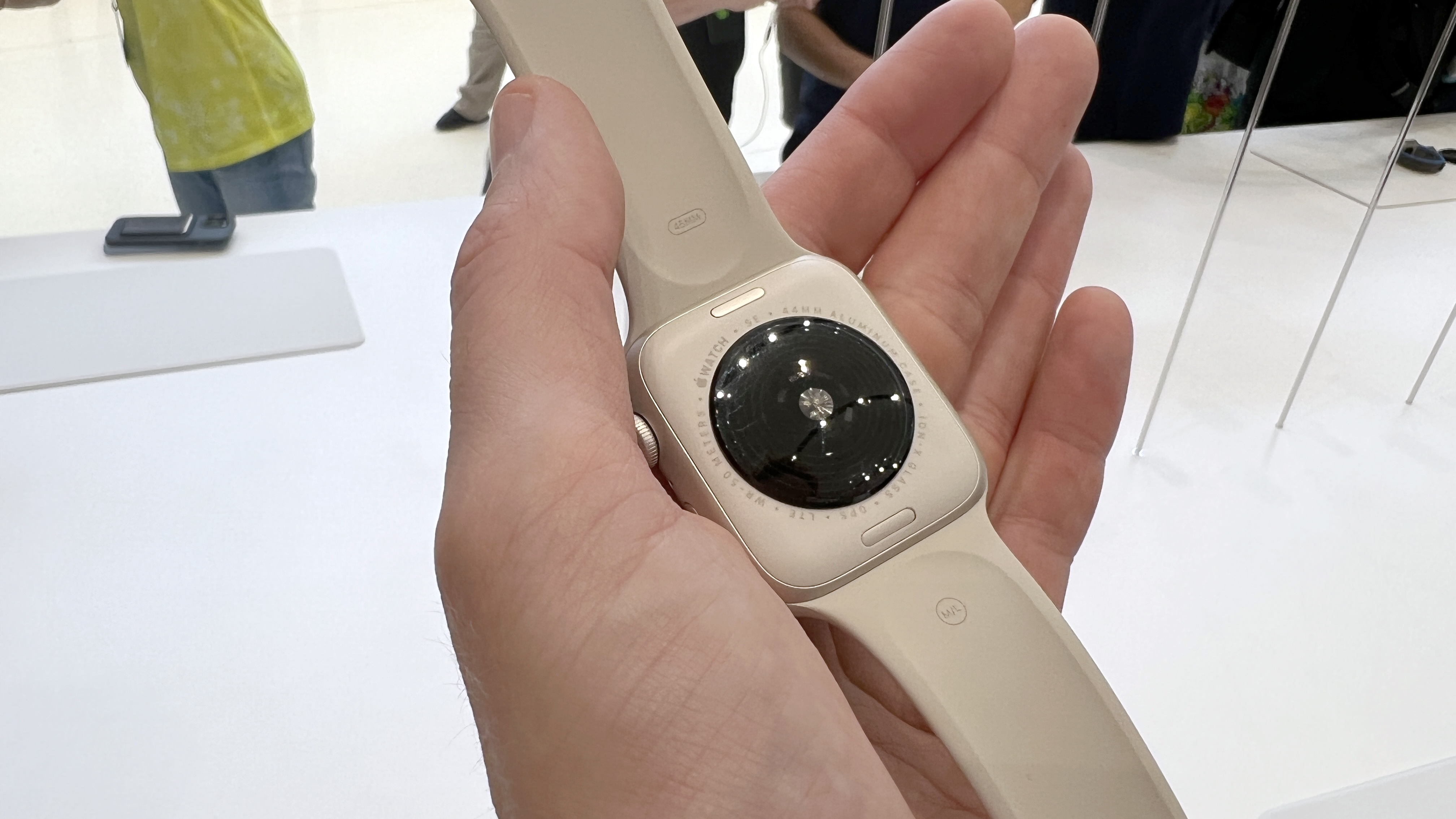 Вотч се 2. АПЛ вотч 2. Apple watch se 2. Apple watch se на руке. Эпл вотч се копия.