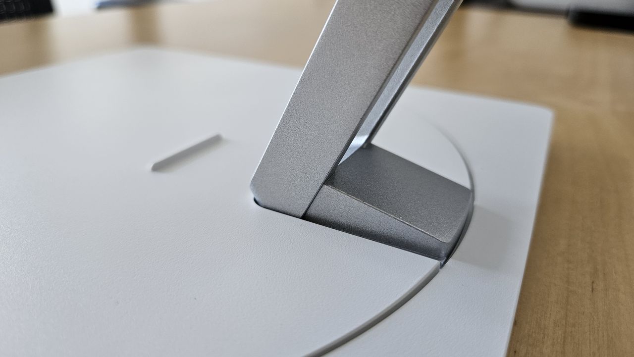 The Acer CE320QK X monitor on a desk