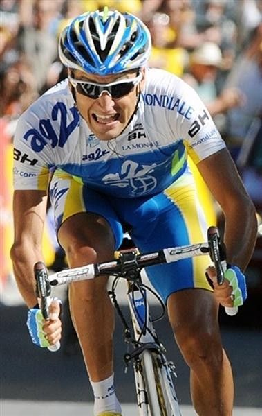 French team leader Cyril Dessel (AG2R) sprints to a win in stage 16.