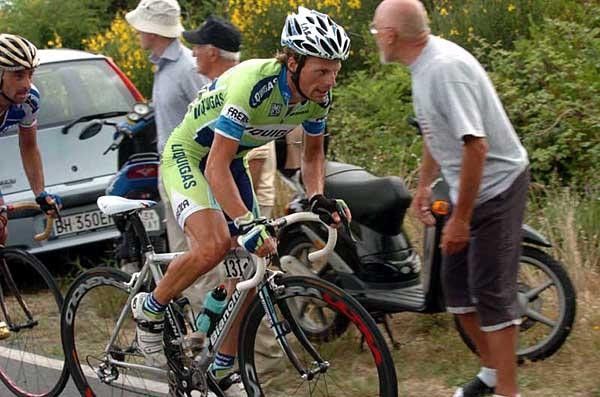 Vai, vai, vai Danilo! Danilo Di Luca (Liquigas) gives it some gas