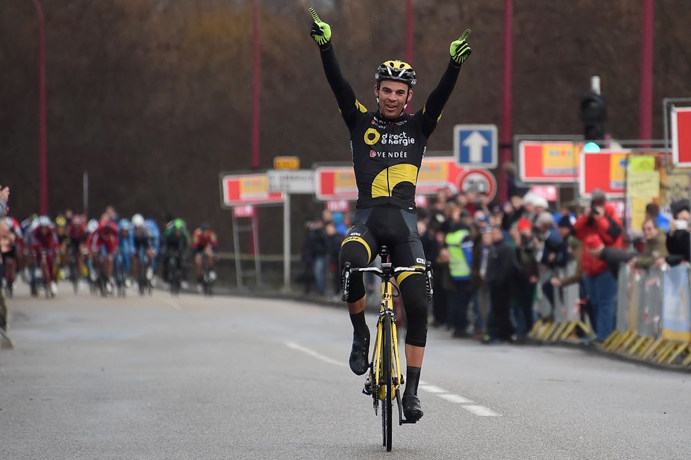 Lilian Calmejane wins stage 3 at Etoile de Besseges