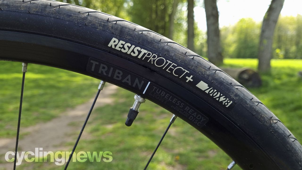 A close up view of the Triban tyres and rims