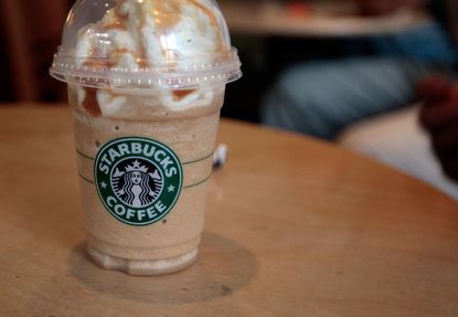 Over the span of 11 hours, almost 400 Starbucks customers 'paid it forward'