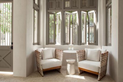 How to dress a window without curtains | Livingetc