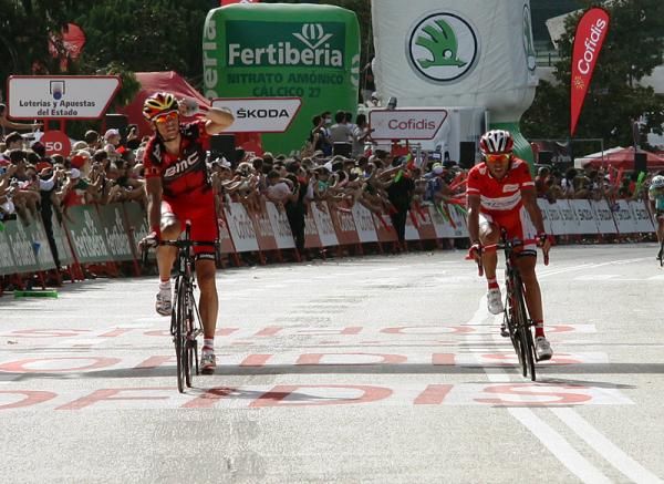 Philippe Gilbert (BMC) wins the sprint over Purito Rodriguez