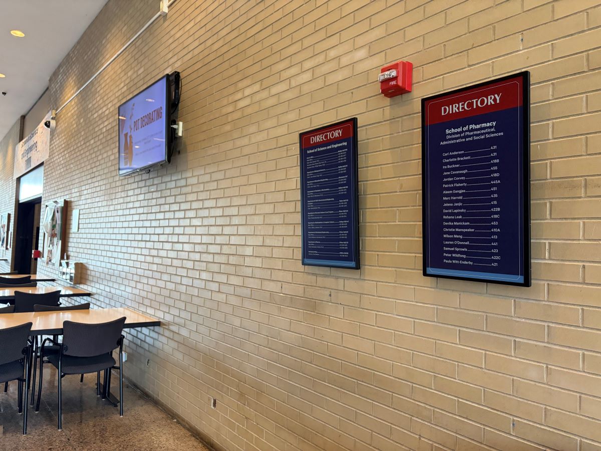 E-paper solutions on display at Duquesne University.