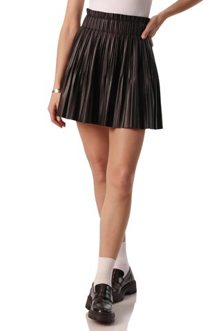 pleated black skirt
