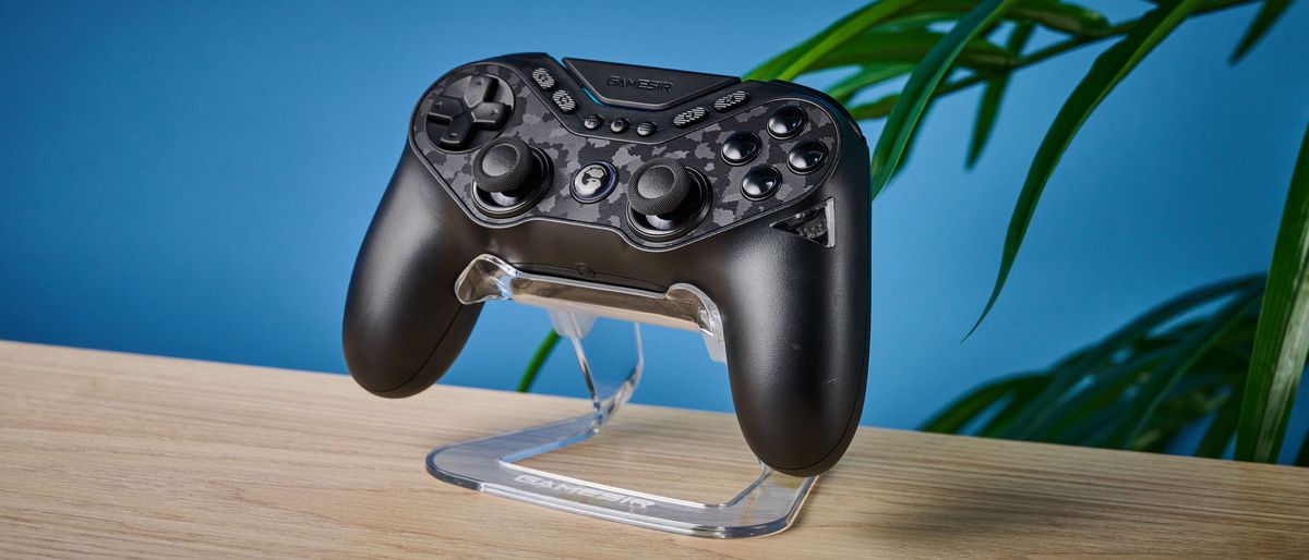 Photograph of the GameSir Tarantula controller