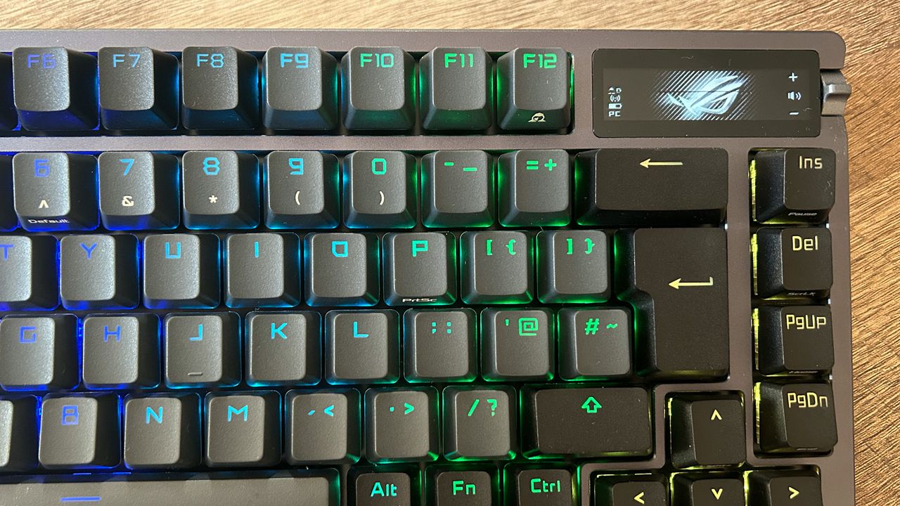 Asus ROG Azoth OLED display