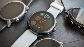 Проверка уровня кислорода в крови на оздоровительном издании Fossil Gen 6