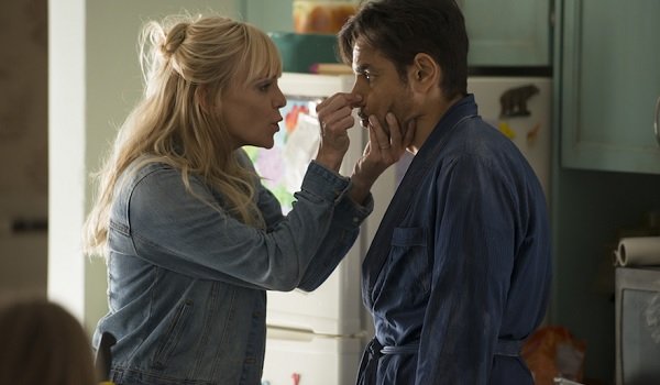 Overboard Anna Faris Eugenio Derbez Kate pinches Leonardo's nose