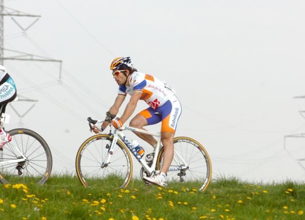 It was a surprise to see Oscar Freire (Rabobank) make it to the final climb with the leaders