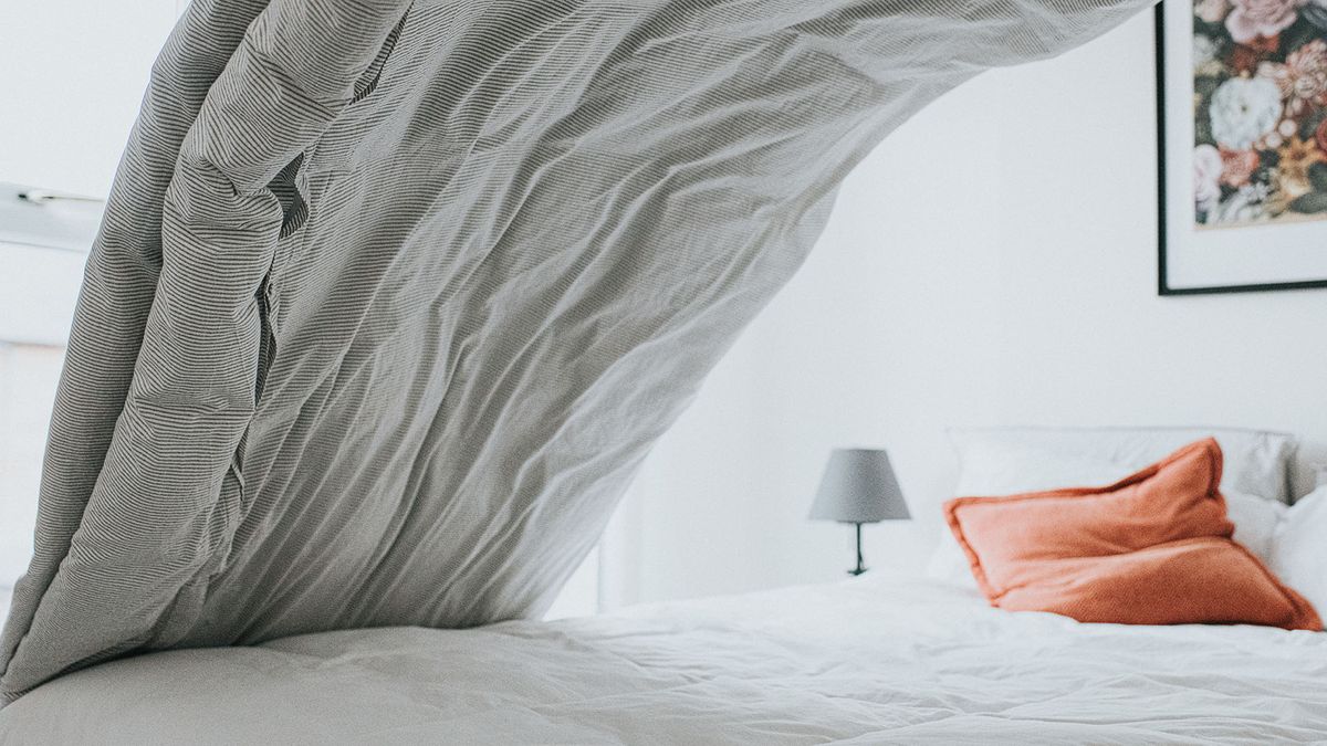 How to wash a duvet like a pro expert tips on what to do (and what not