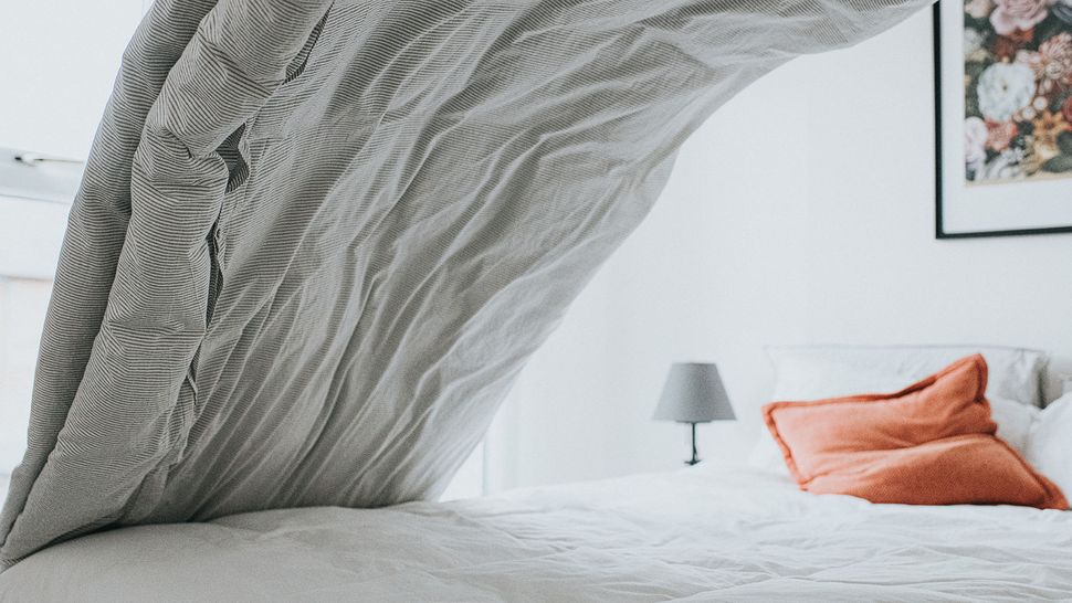 How to wash a duvet like a pro expert tips on what to do (and what not