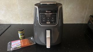 How to cook salmon in an air fryer