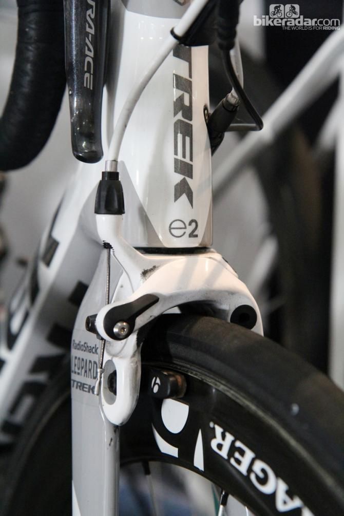 Most of the RadioShack Leopard team is using Shimano's direct-mount Dura-Ace brakes but George Bennett instead gets Bontrager calipers.