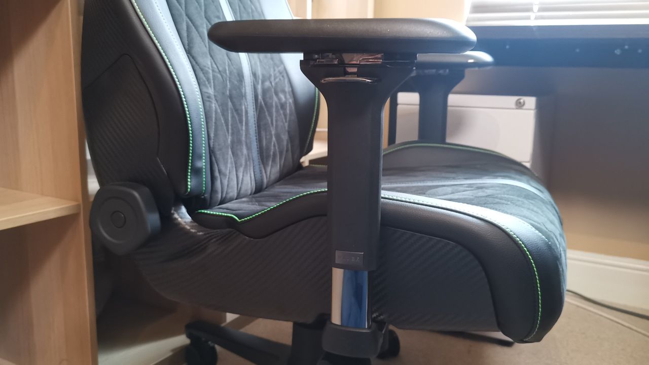 Razer Enki Pro gaming chair