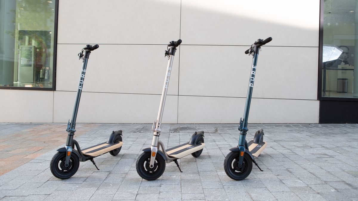 Electric scooter deal save up to £200 in Pure Electric's Lightning