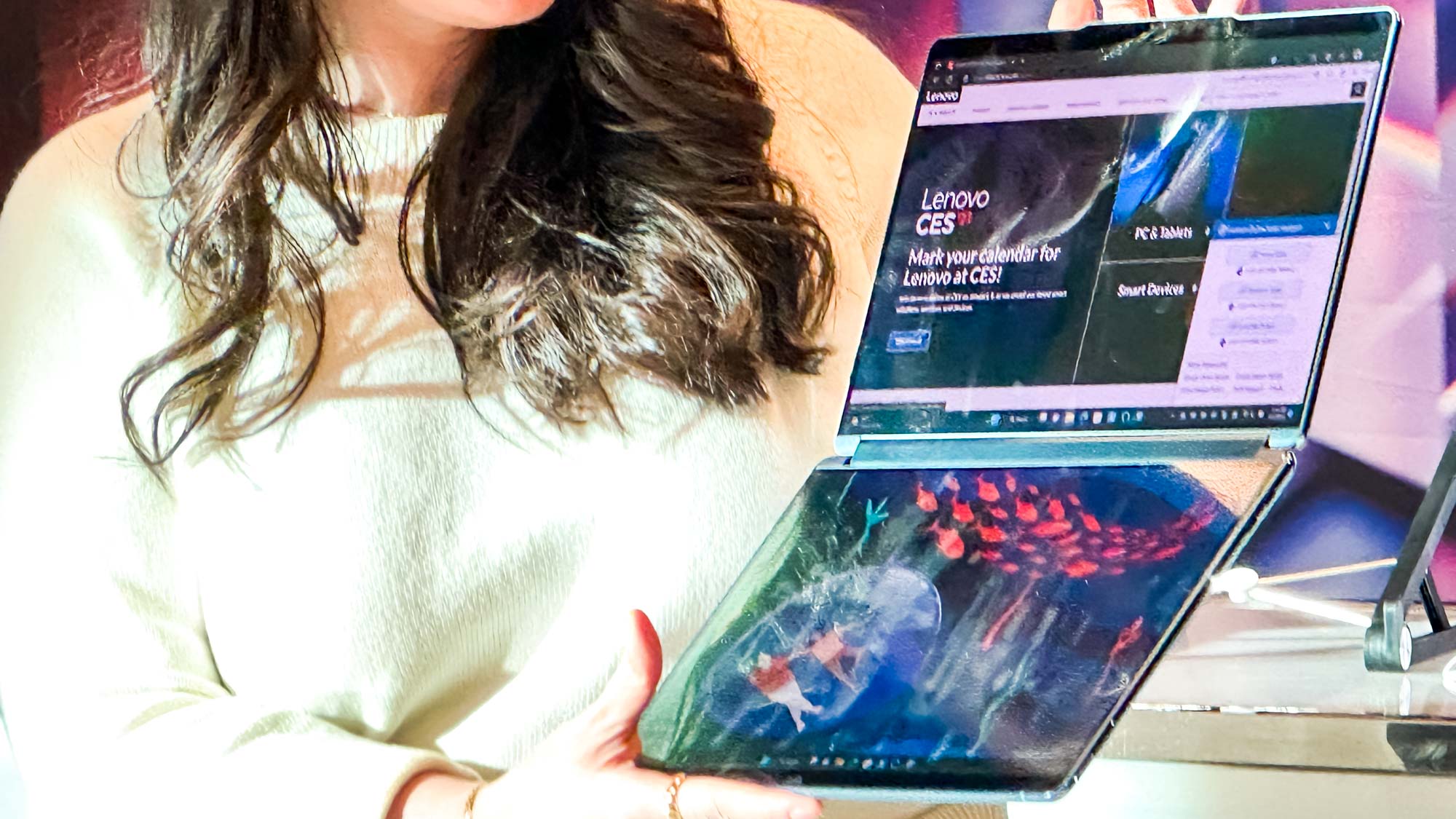 بررسی لپتاپ Lenovo Yoga Book 9i
