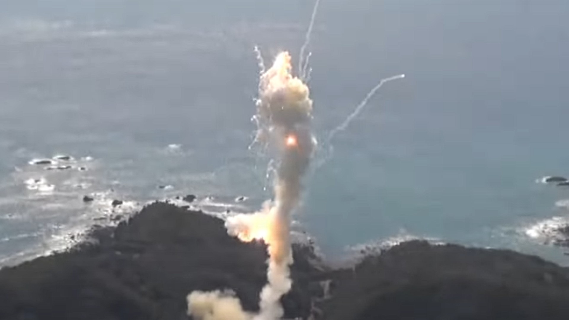 Japan's 1st commercial rocket explodes shortly after liftoff (video)