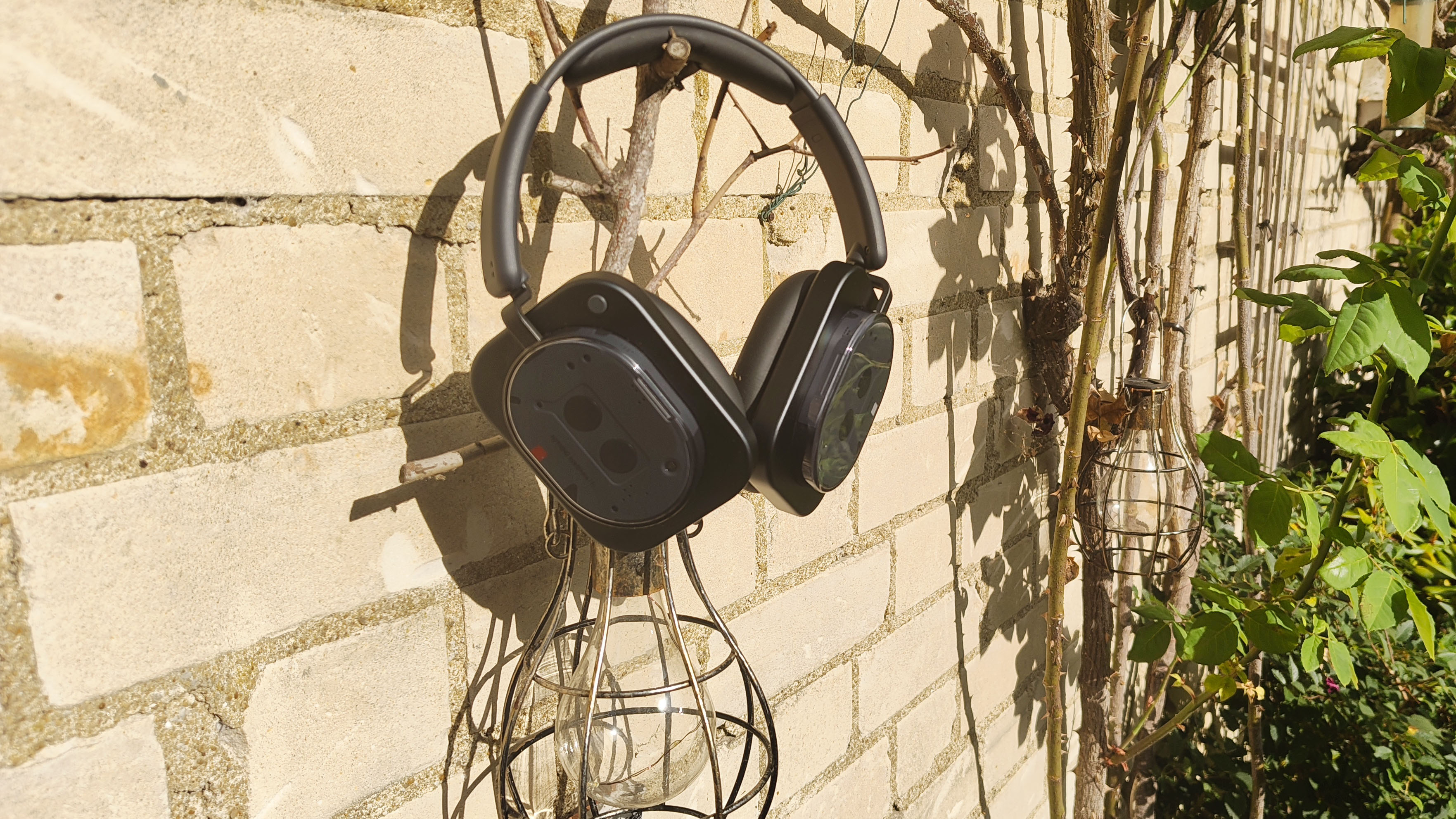 The Nothing (1) Headphones.
