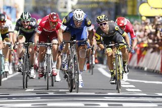 Marcel Kittel battles with Bryan Coquard on stage four of the Tour de France (Sunada)