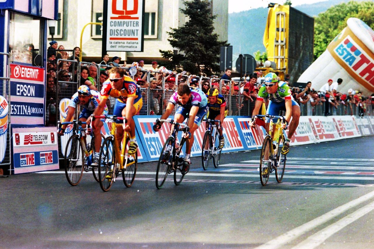 2000 Giro dItalia tappa 08 Corinaldo Prato Linda Mc Cartney Vini Caldirola Sidermec Kelme Mapei Quick step Sciandri Maximillian Casagrande Filippo Gutierrez Cataluna Jos Enrique Lanfranchi Paolo Prato