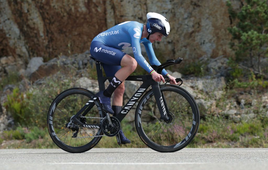 A POBRA DE TRIVES SPAIN SEPTEMBER 03 Annemiek Van Vleuten of Netherlands and Movistar Team sprints during the 7th Ceratizit Challenge By La Vuelta 2021 Stage 2 a 73km individual time trial in Estacin Invernal Cabeza de Manzaneda 1490m ChallengeVuelta CERATIZITChallenge21 on September 03 2021 in A Pobra de Trives Spain Photo by Gonzalo Arroyo MorenoGetty Images