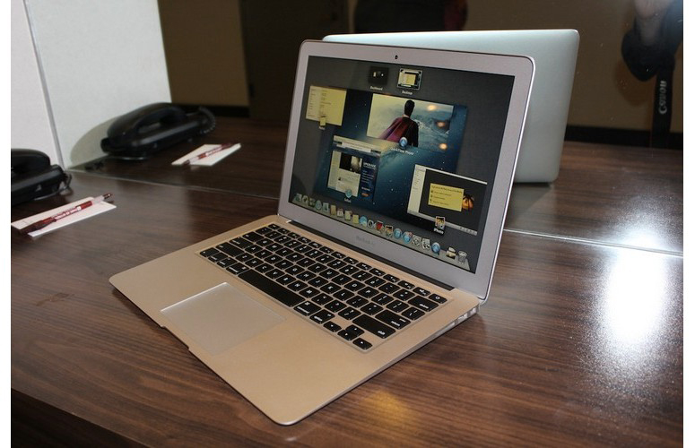 mac airbook 13 review