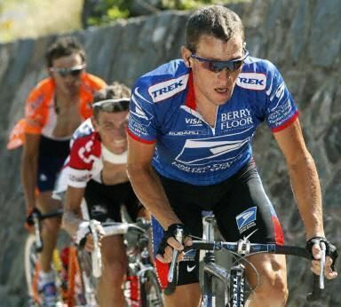 Armstrong leads Hamilton in the 2003 Tour de France