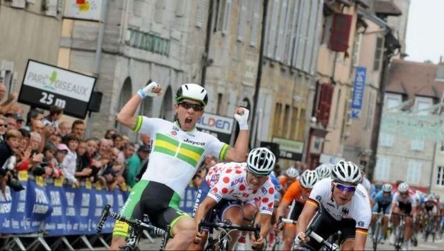 Caleb Ewan (Australia) celebrates as he crosses the finish line on stage 1 of the Tour de l'Avenir