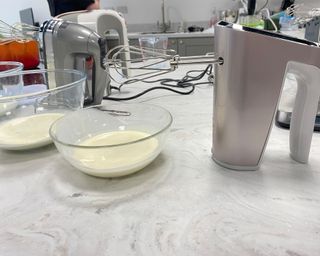 Image of Cuisinart mixer during the whipping test