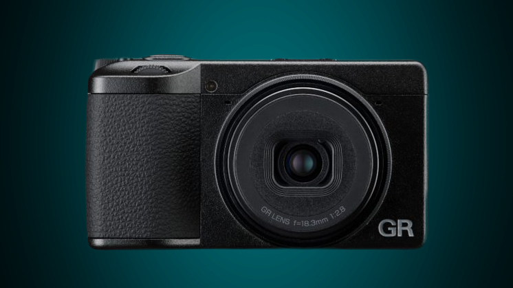 Ricoh GR IV HDF