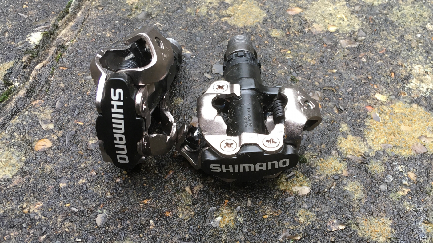 Image shows the Shimano PD-M520 pedals