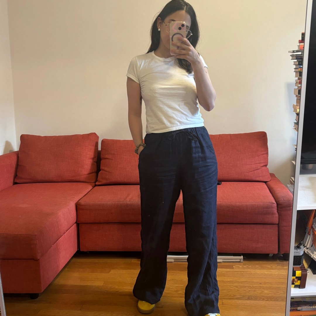 Fashion E-Commerce Editor Julia Marzovilla tests. the Alex Mill Riley Pants in Linen