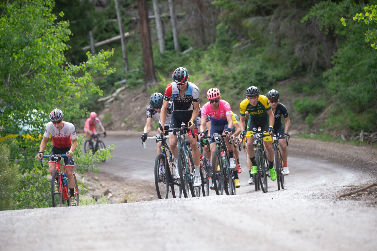 The pro men were not in a big hurry to catch the break.